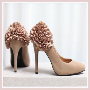 Nude or blush ruffle heel suede velvet touch GUC 7